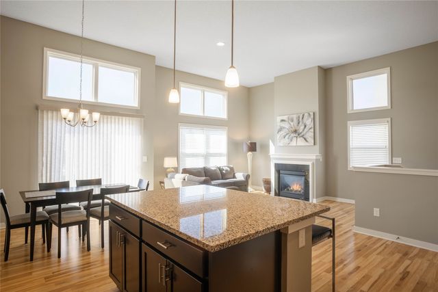 7904 Cottonwood Lane, West Des Moines, IA 50266