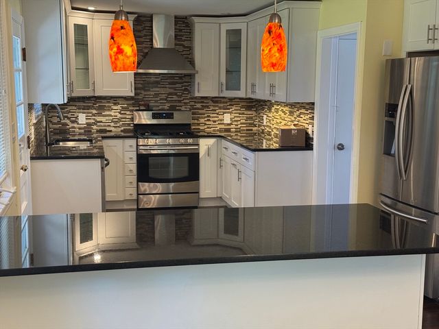 793 Dedham St, Newton, MA 02459