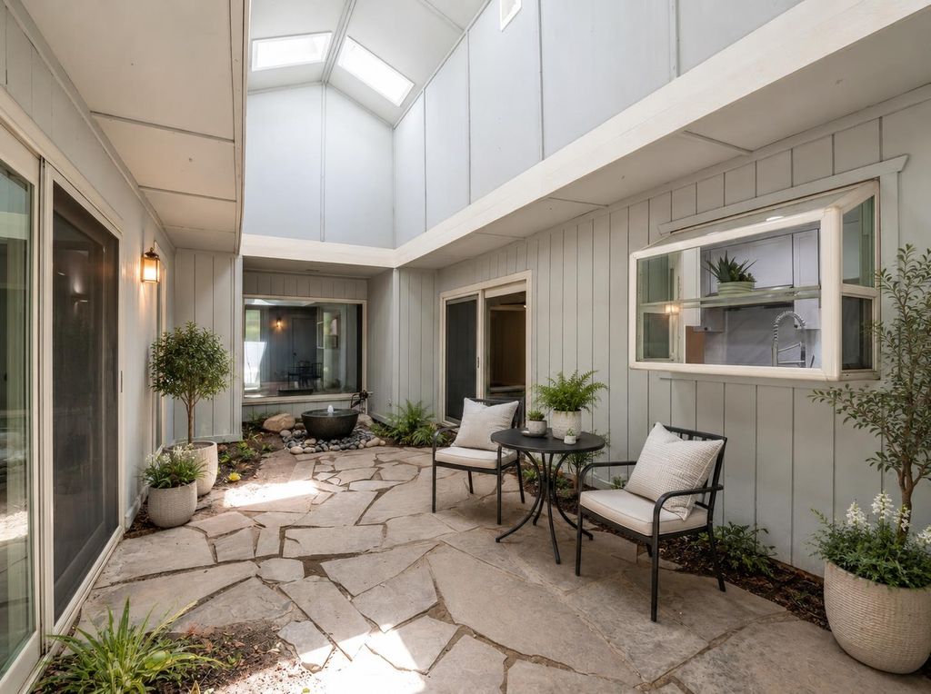 Image 15 of property listing at 1872 Cougar Lane, Clovis, CA 93611