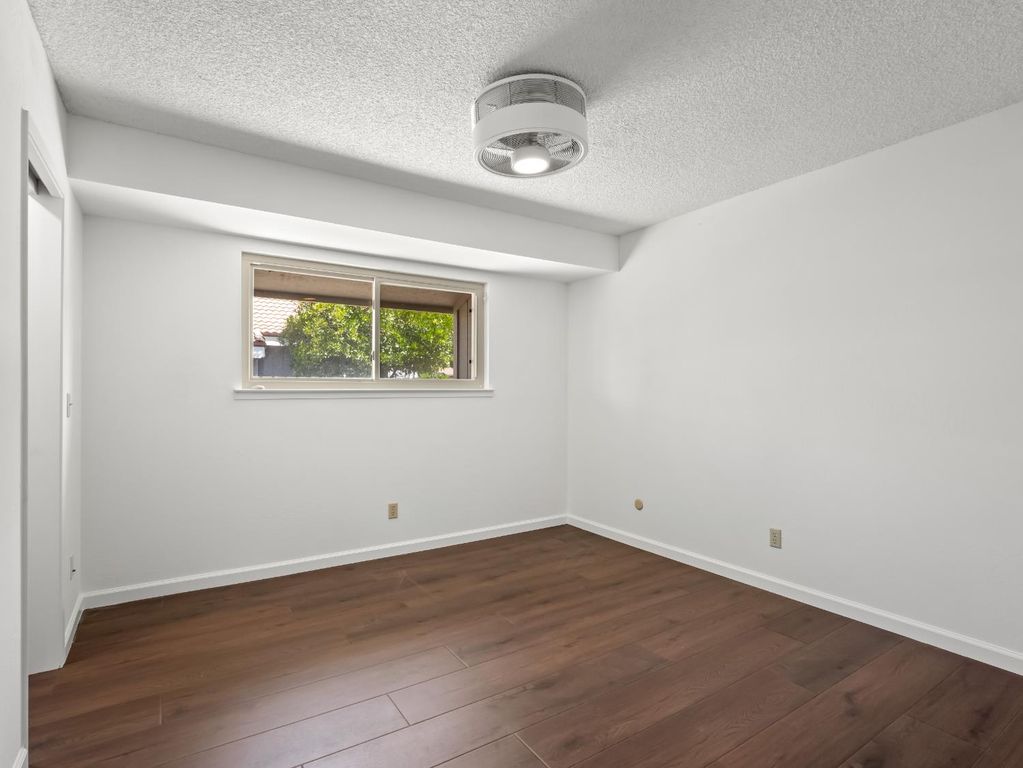 Image 19 of property listing at 1872 Cougar Lane, Clovis, CA 93611