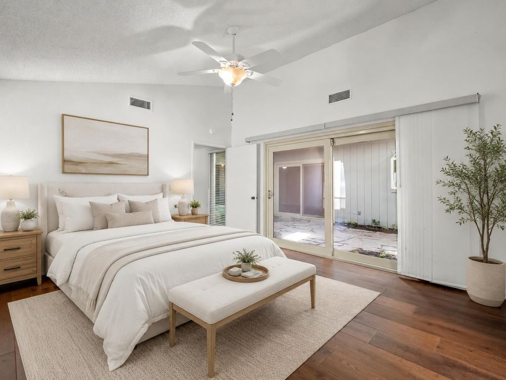 Image 20 of property listing at 1872 Cougar Lane, Clovis, CA 93611