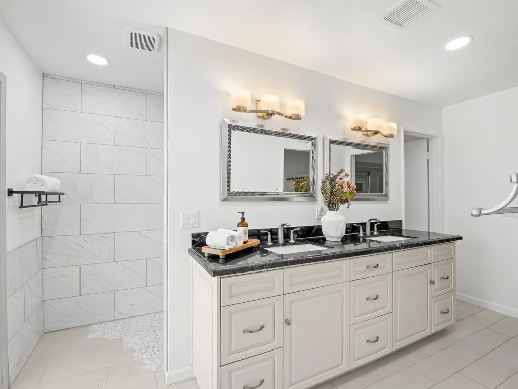 Image 23 of property listing at 1872 Cougar Lane, Clovis, CA 93611