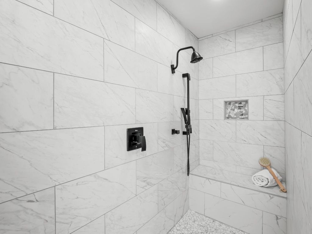 Image 25 of property listing at 1872 Cougar Lane, Clovis, CA 93611