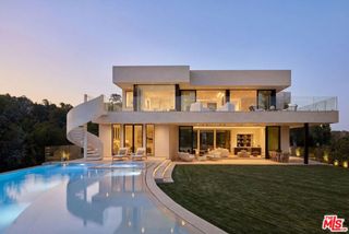 2700 Woodstock Road, Los Angeles, CA 90046