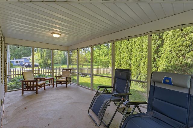 22401 Happy Drive, Cassopolis, MI 49031