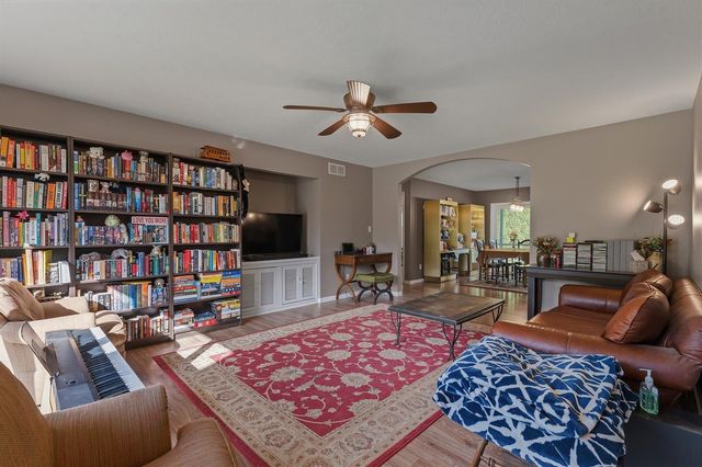 22401 Happy Drive, Cassopolis, MI 49031