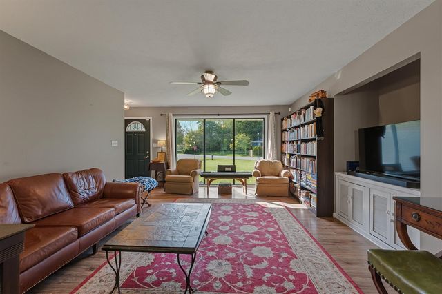 22401 Happy Drive, Cassopolis, MI 49031