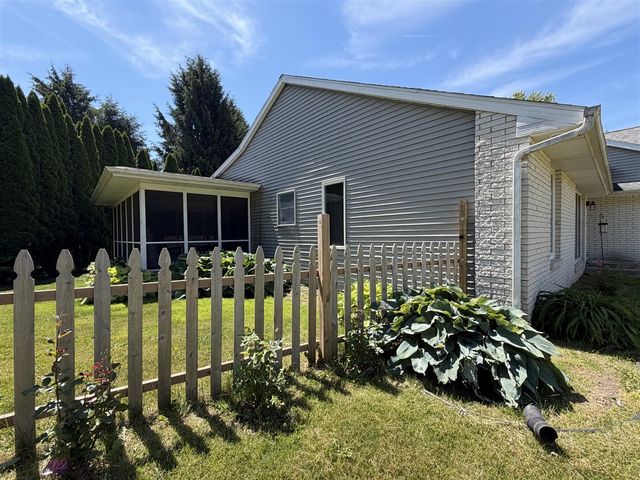 22401 Happy Drive, Cassopolis, MI 49031