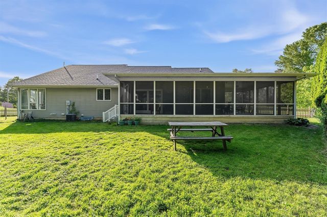 22401 Happy Drive, Cassopolis, MI 49031