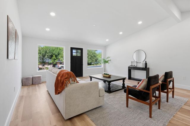 9009 Glenn LN, Austin, TX 78753