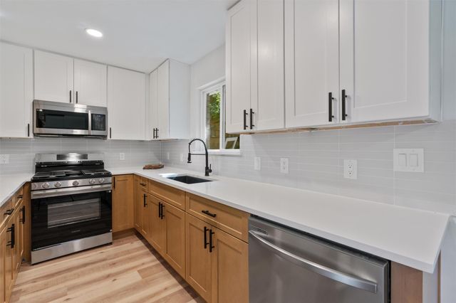 9009 Glenn LN, Austin, TX 78753