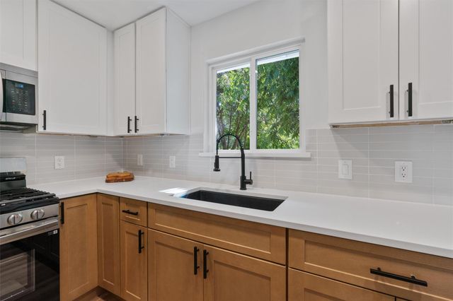 9009 Glenn LN, Austin, TX 78753