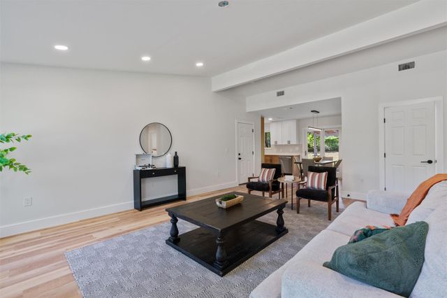 9009 Glenn LN, Austin, TX 78753
