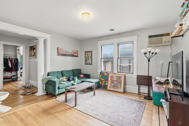 1081 13th Avenue SE, Minneapolis, MN 55414