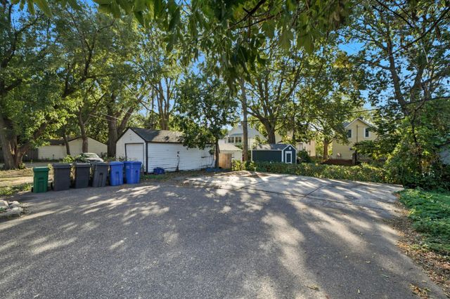 1081 13th Avenue SE, Minneapolis, MN 55414