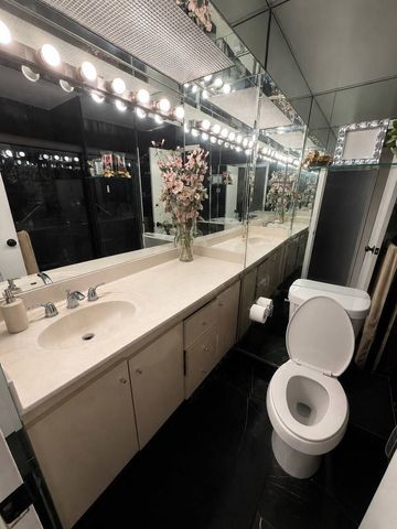 7061 N Kedzie Avenue 1102, Chicago, IL 60645