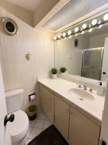 7061 N Kedzie Avenue 1102, Chicago, IL 60645