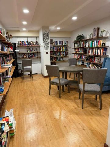 7061 N Kedzie Avenue 1102, Chicago, IL 60645