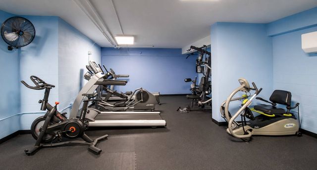 7061 N Kedzie Avenue 1102, Chicago, IL 60645