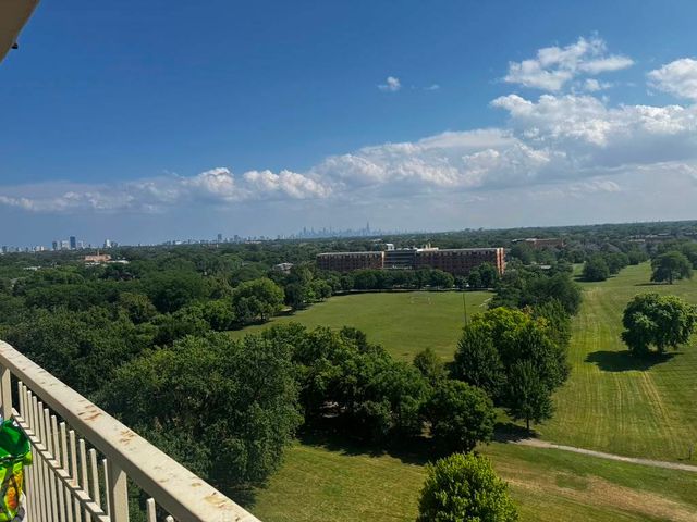 7061 N Kedzie Avenue 1102, Chicago, IL 60645