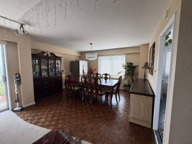 7061 N Kedzie Avenue 1102, Chicago, IL 60645