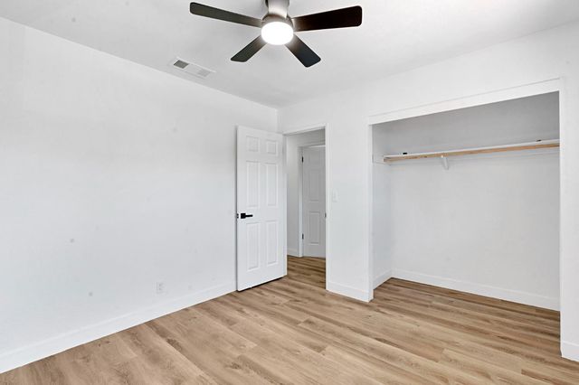 5178 E Woodward Avenue, Fresno, CA 93727