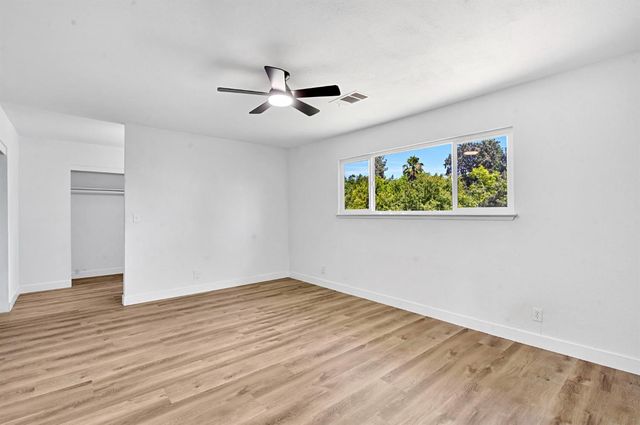 5178 E Woodward Avenue, Fresno, CA 93727