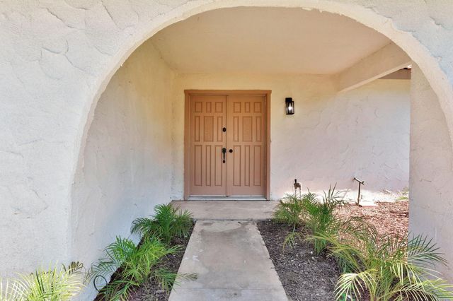 5178 E Woodward Avenue, Fresno, CA 93727