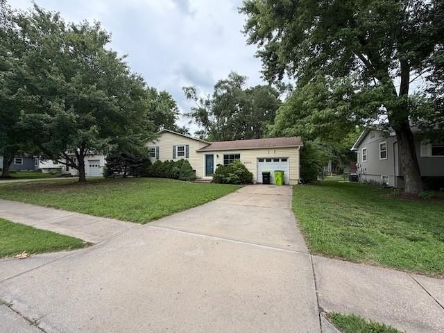 9204 W 99th Terrace, Overland Park, KS 66212