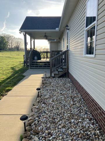 488 Kingdom Rd, Unionville, TN 37180