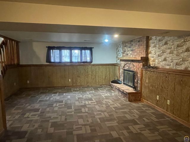 416 S Aquarius ST, Silver Lake, KS 66539