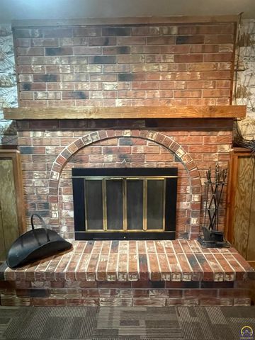 416 S Aquarius ST, Silver Lake, KS 66539