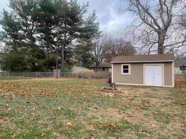 416 S Aquarius ST, Silver Lake, KS 66539