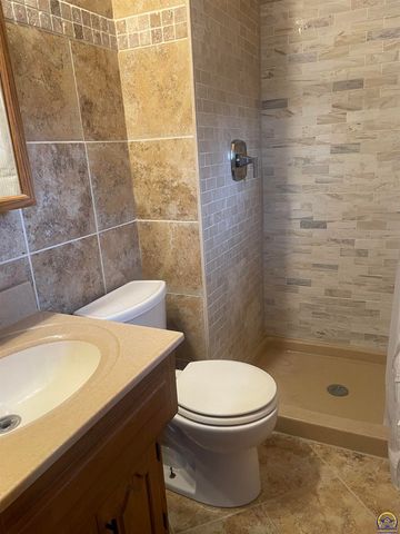 416 S Aquarius ST, Silver Lake, KS 66539