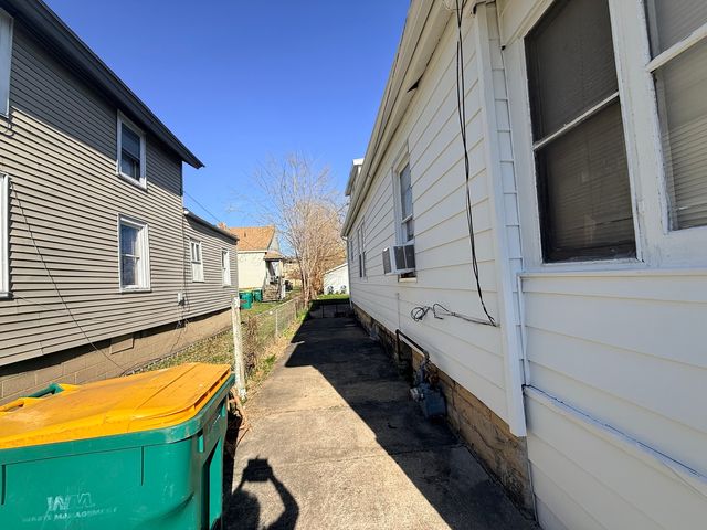 106 S Joliet Street W, Joliet, IL 60436