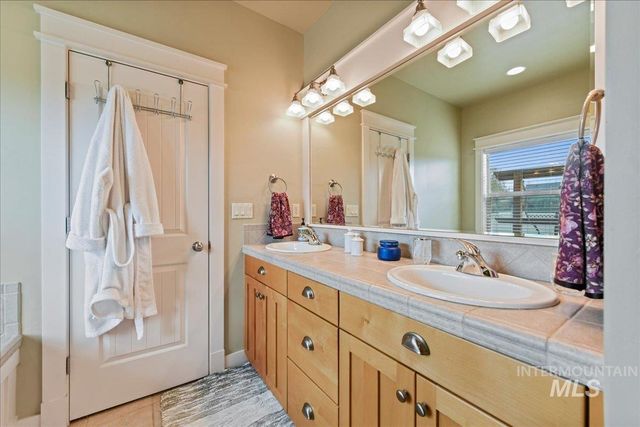 1941 Willow Glen, Star, ID 83669