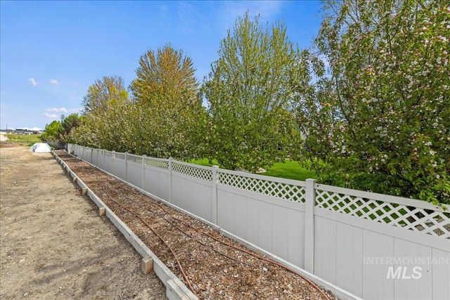 1941 Willow Glen, Star, ID 83669