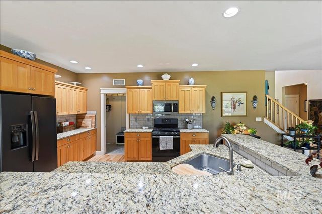 1941 Willow Glen, Star, ID 83669