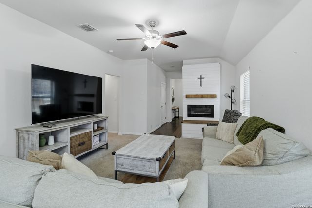633 Jaboncillo, New Braunfels, TX 78132