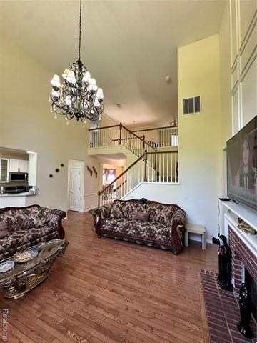 7383 Tottenham, Utica, MI 48317