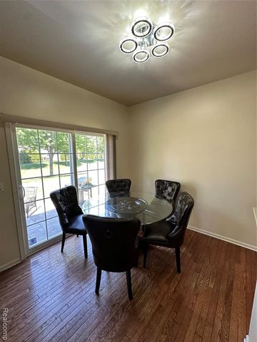 7383 Tottenham, Utica, MI 48317