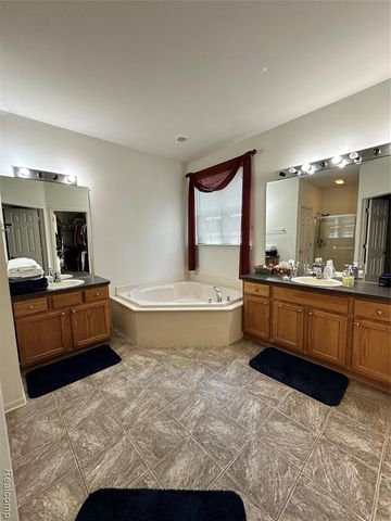 7383 Tottenham, Utica, MI 48317