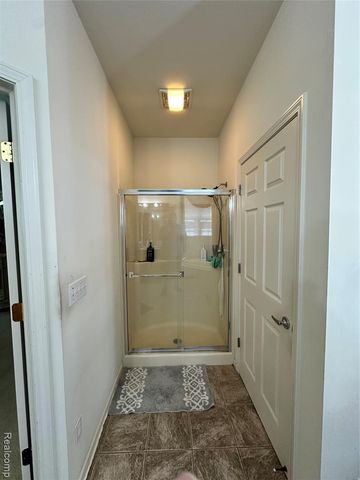 7383 Tottenham, Utica, MI 48317