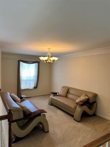 7383 Tottenham, Utica, MI 48317