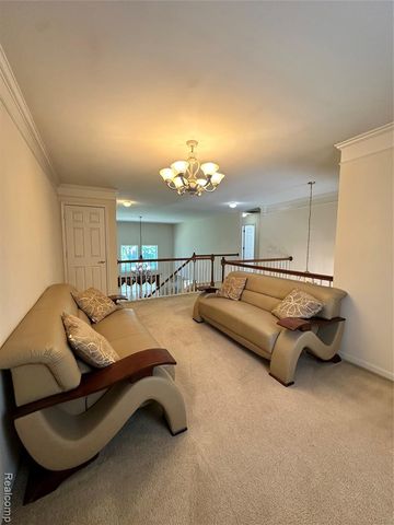 7383 Tottenham, Utica, MI 48317