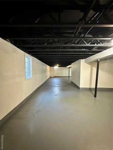 7383 Tottenham, Utica, MI 48317