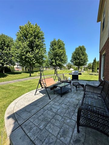 7383 Tottenham, Utica, MI 48317