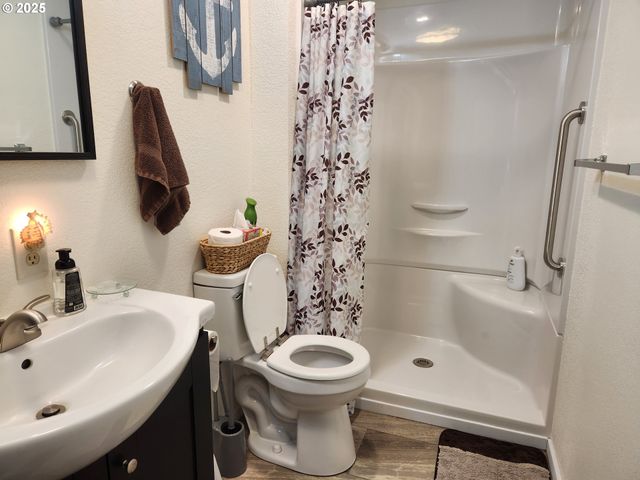 100 RIVER BEND Rd 21, Reedsport, OR 97467