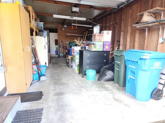 100 RIVER BEND Rd 21, Reedsport, OR 97467