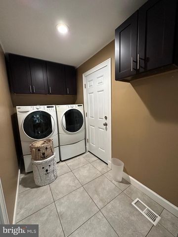 21 TYLER DR, Willingboro, NJ 08046